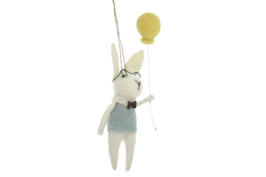 Hasenbub mit Ballon